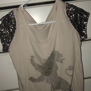 Express T-shirt with lion & sequin sleeves